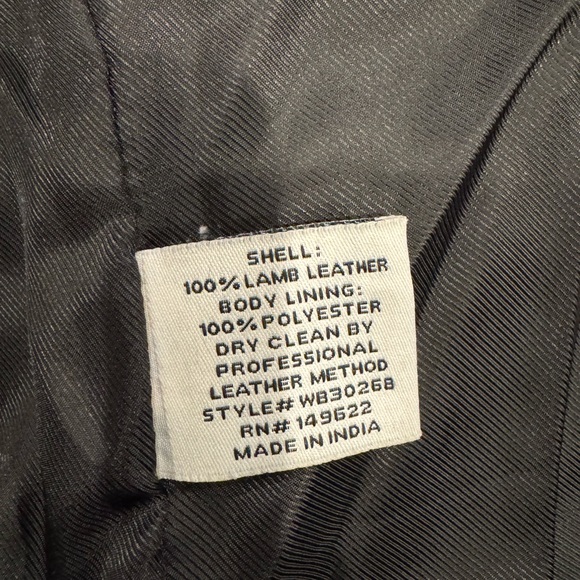 🚨SOLD🚨Walter Baker Black Leather Puffer Jacket with High Collar/Chevron Pattern - Picture 4 of 6